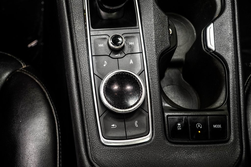 Vehicle image 18 of 36