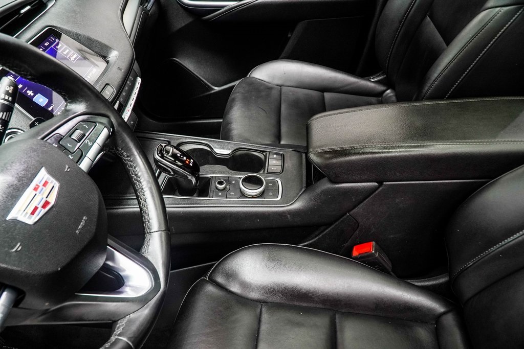 Vehicle image 17 of 36