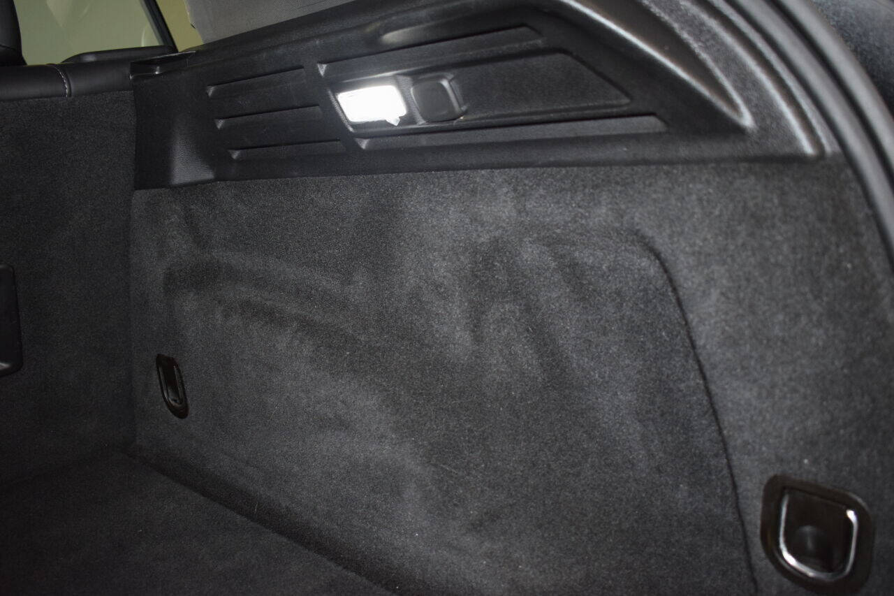 Vehicle image 20 of 58
