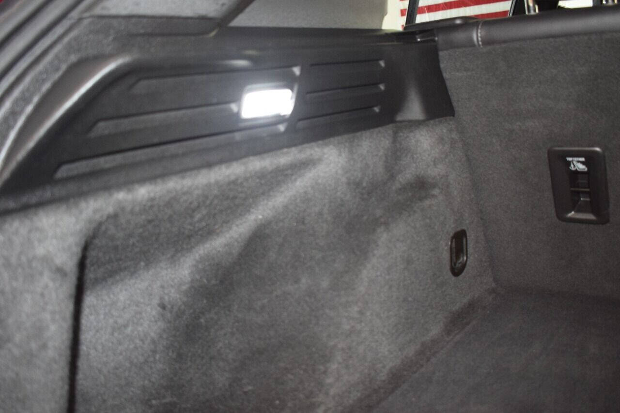 Vehicle image 19 of 58