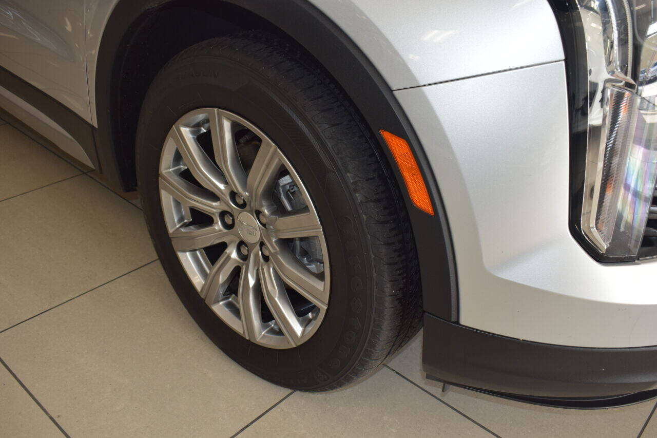 Vehicle image 13 of 58