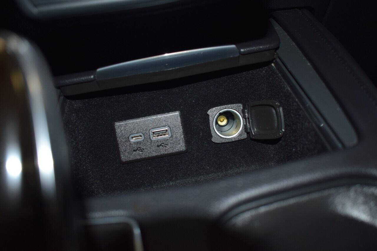 Vehicle image 52 of 58