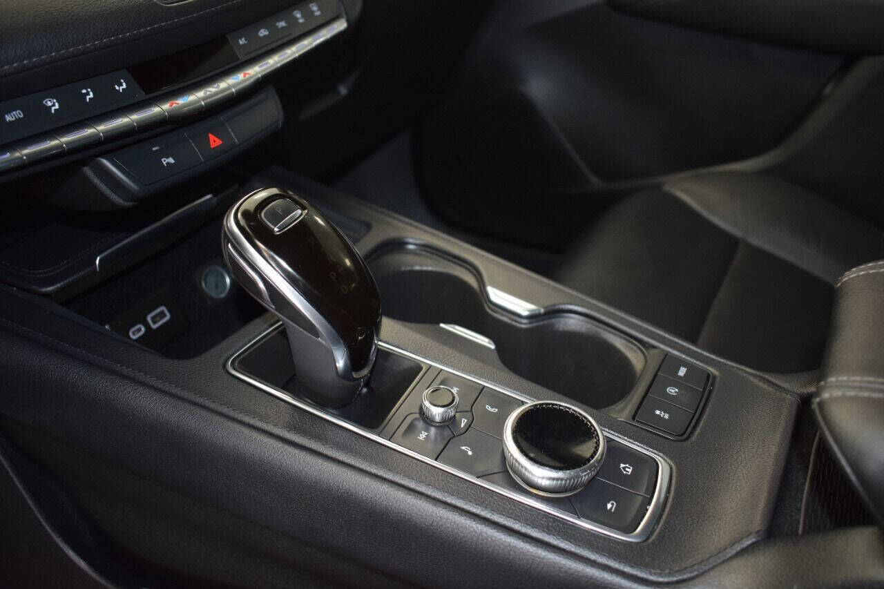 Vehicle image 32 of 58