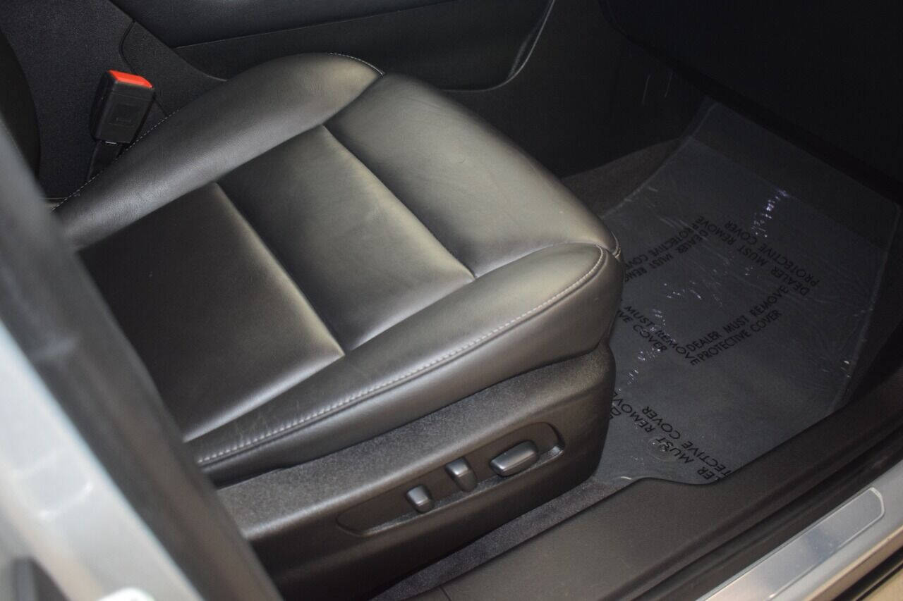 Vehicle image 44 of 58