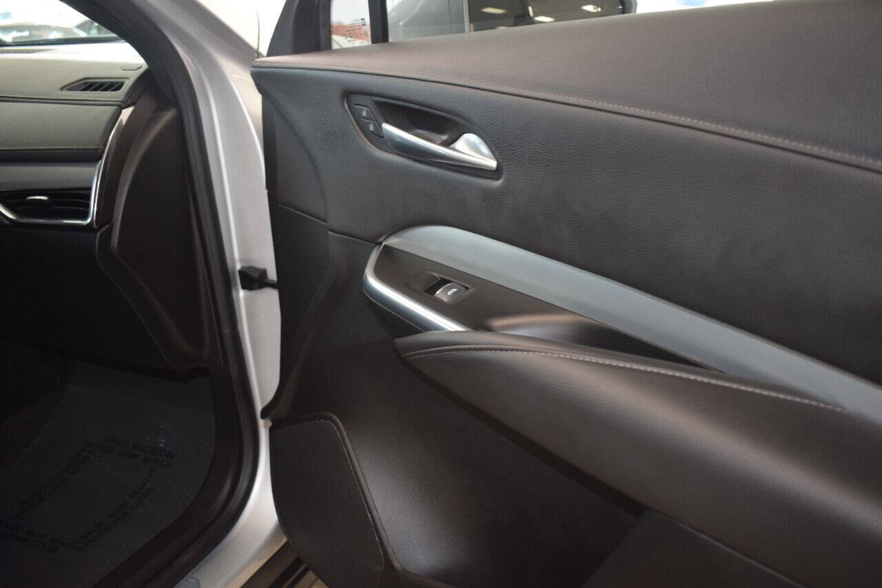 Vehicle image 43 of 58