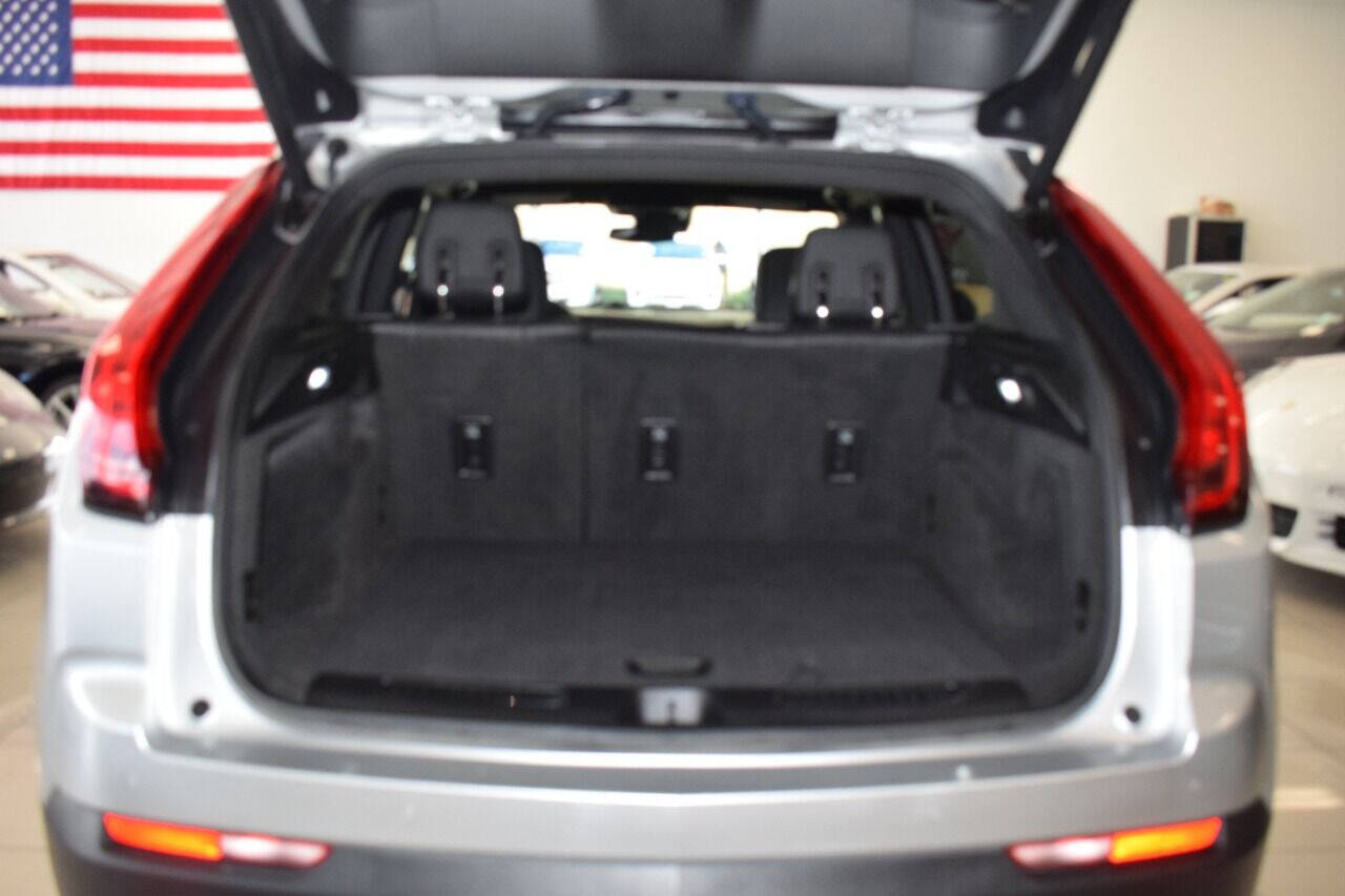 Vehicle image 17 of 58