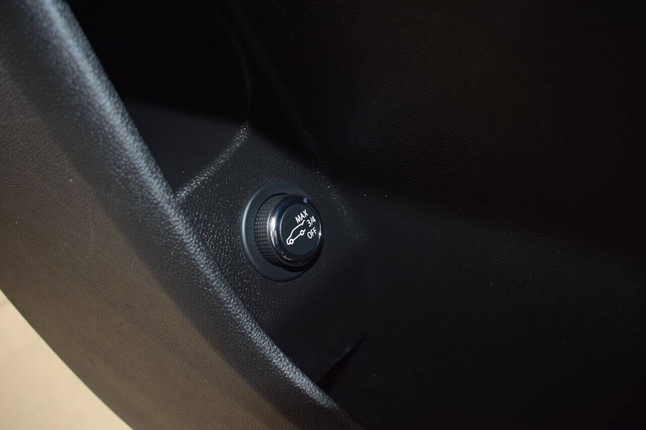 Vehicle image 26 of 58