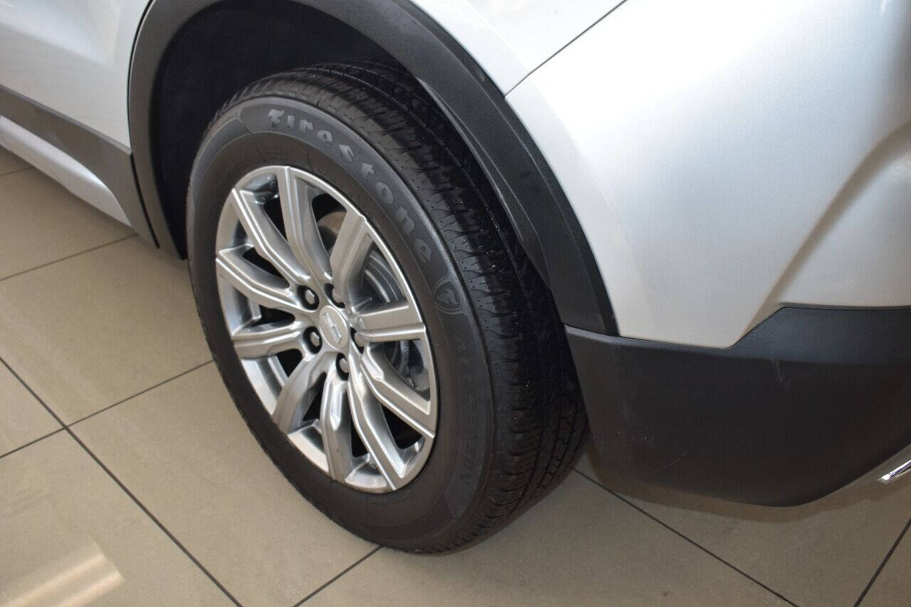 Vehicle image 11 of 58