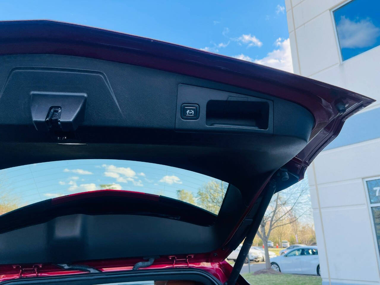 Vehicle image 32 of 69