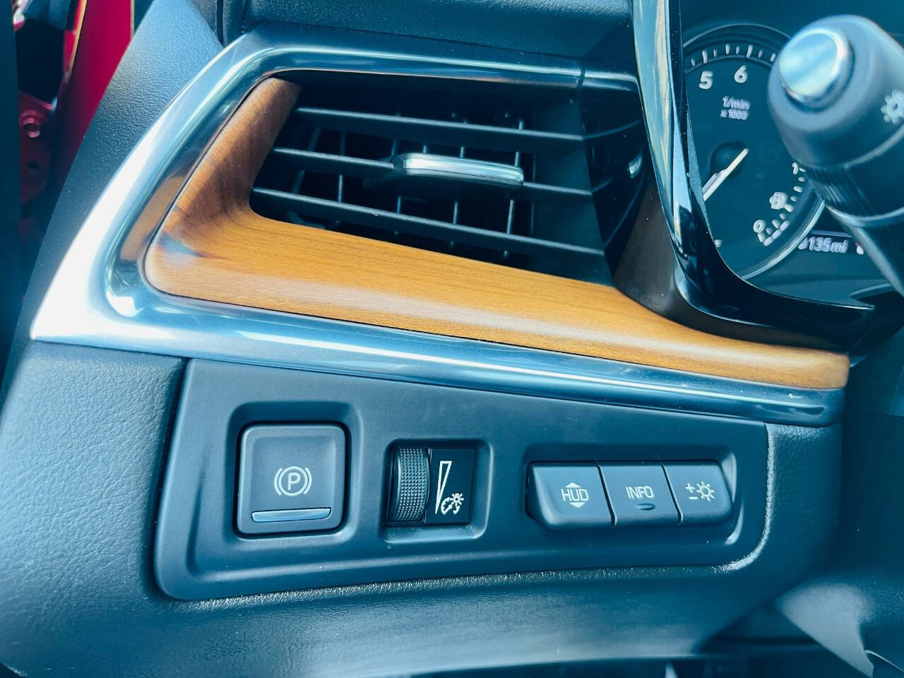 Vehicle image 62 of 69
