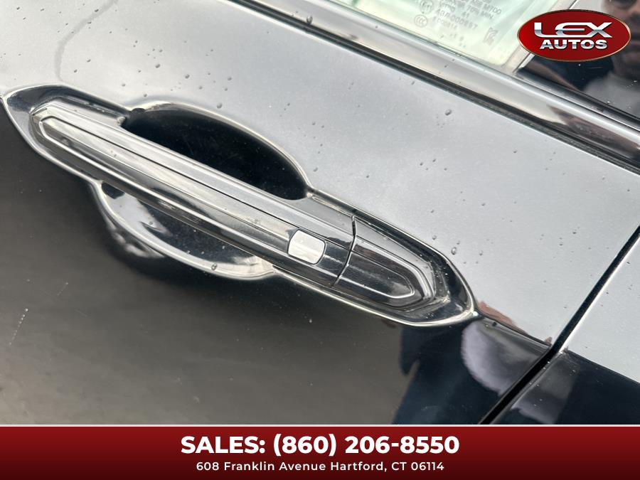 Vehicle image 14 of 46