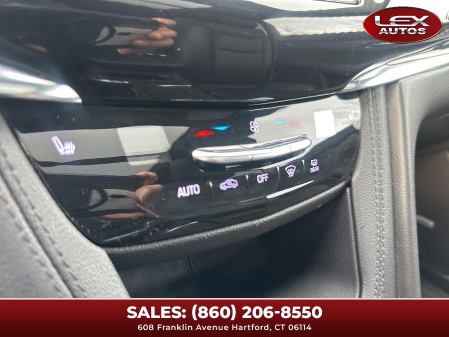 Vehicle image 40 of 46