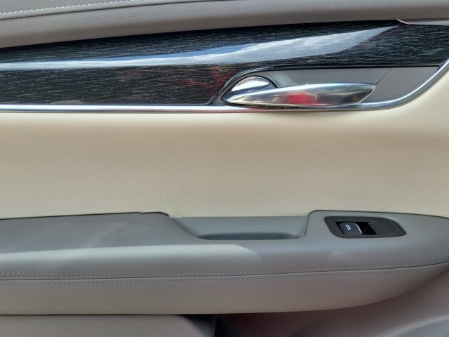 Vehicle image 17 of 28