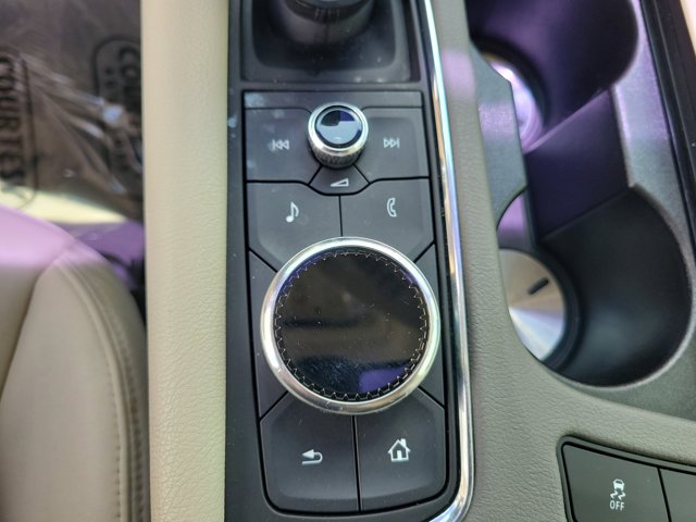Vehicle image 15 of 28