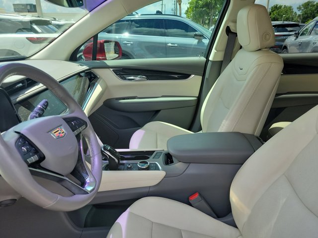 Vehicle image 8 of 28