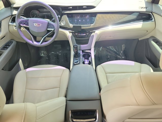 Vehicle image 10 of 28