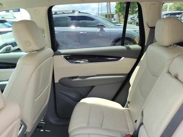 Vehicle image 6 of 28