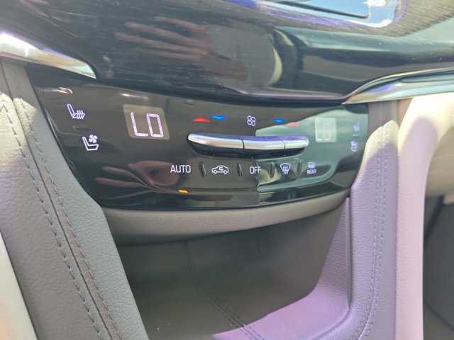Vehicle image 26 of 28
