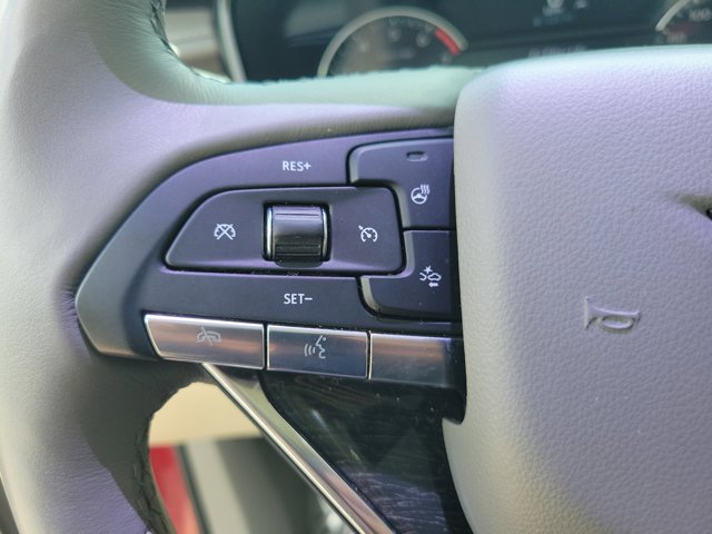 Vehicle image 18 of 28