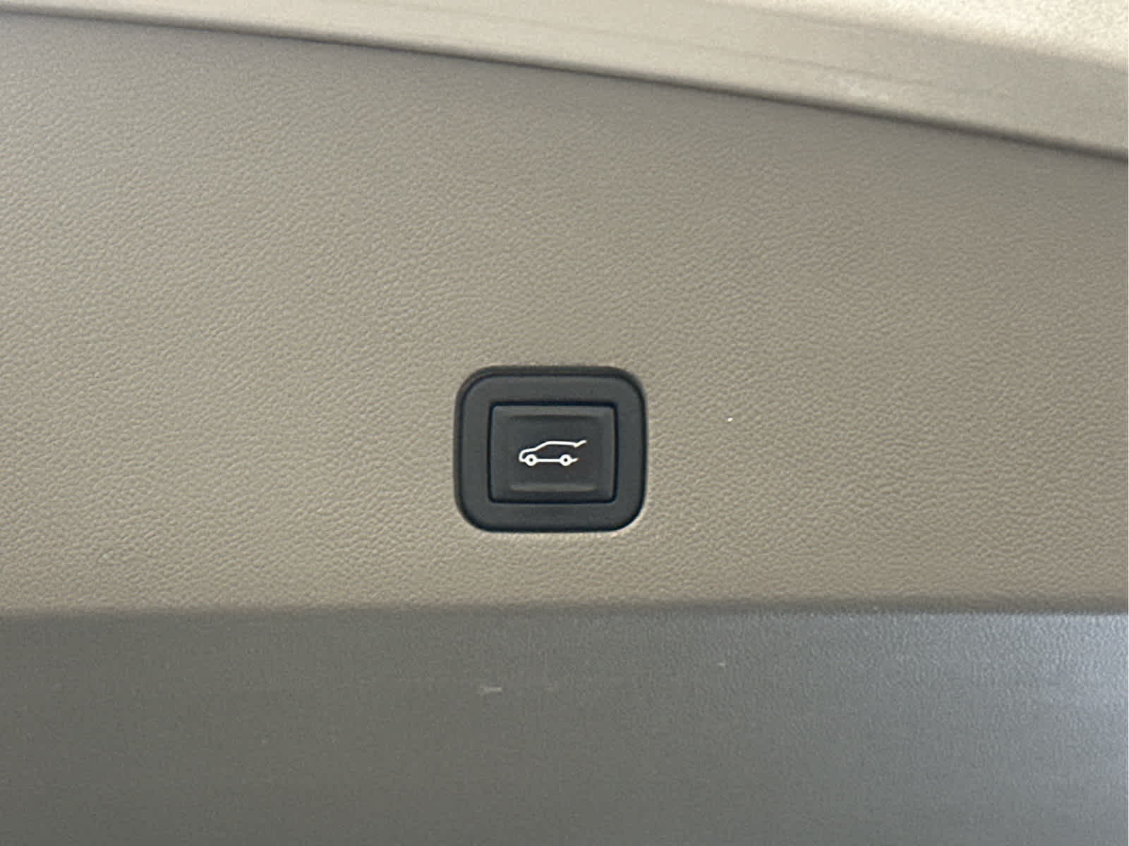 Vehicle image 57 of 62