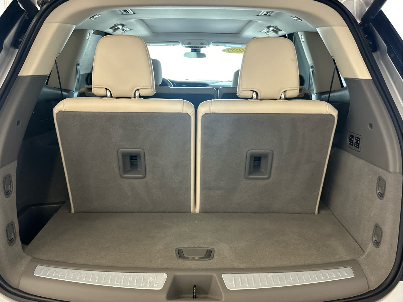 Vehicle image 8 of 62