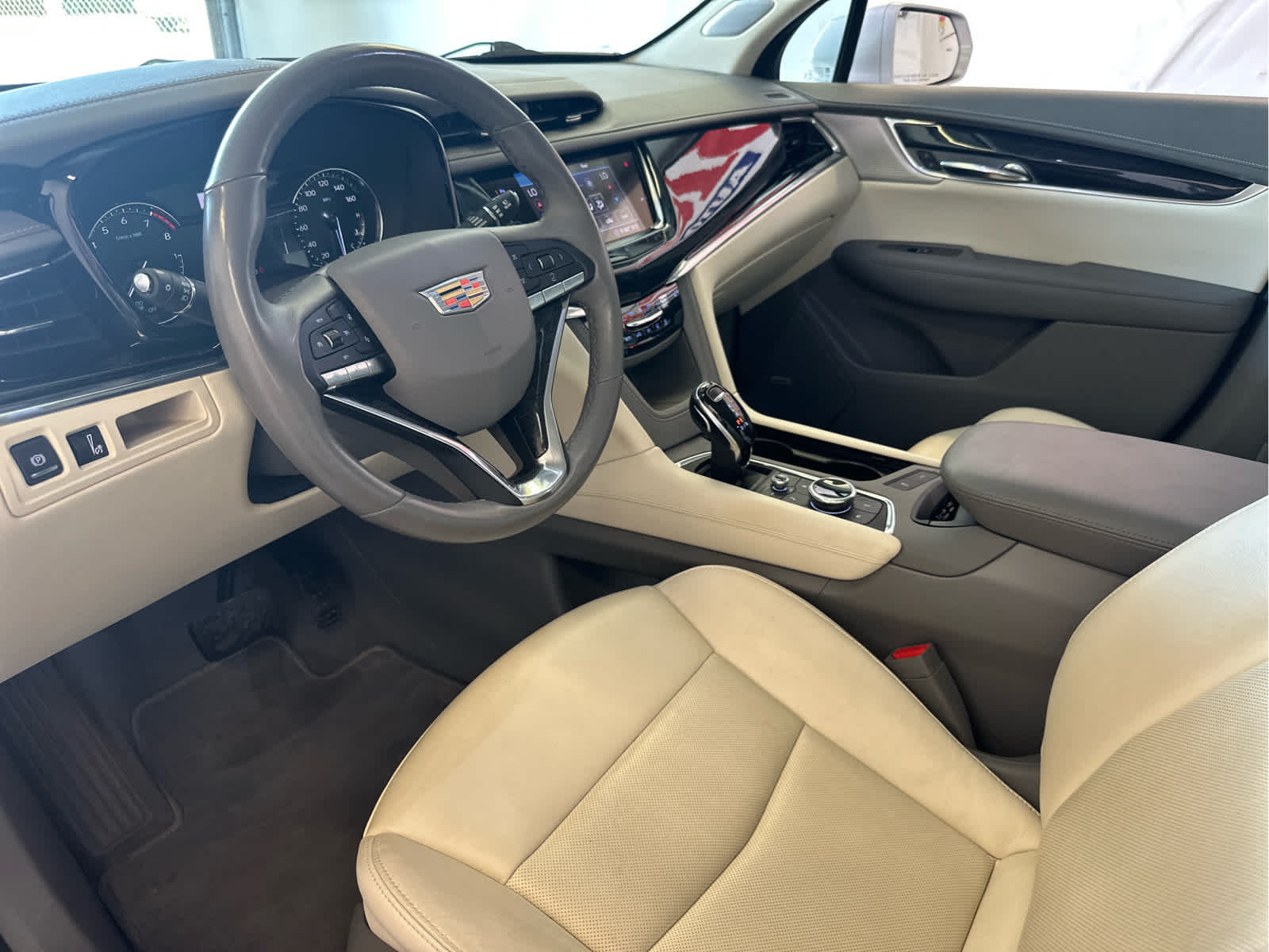 Vehicle image 23 of 62