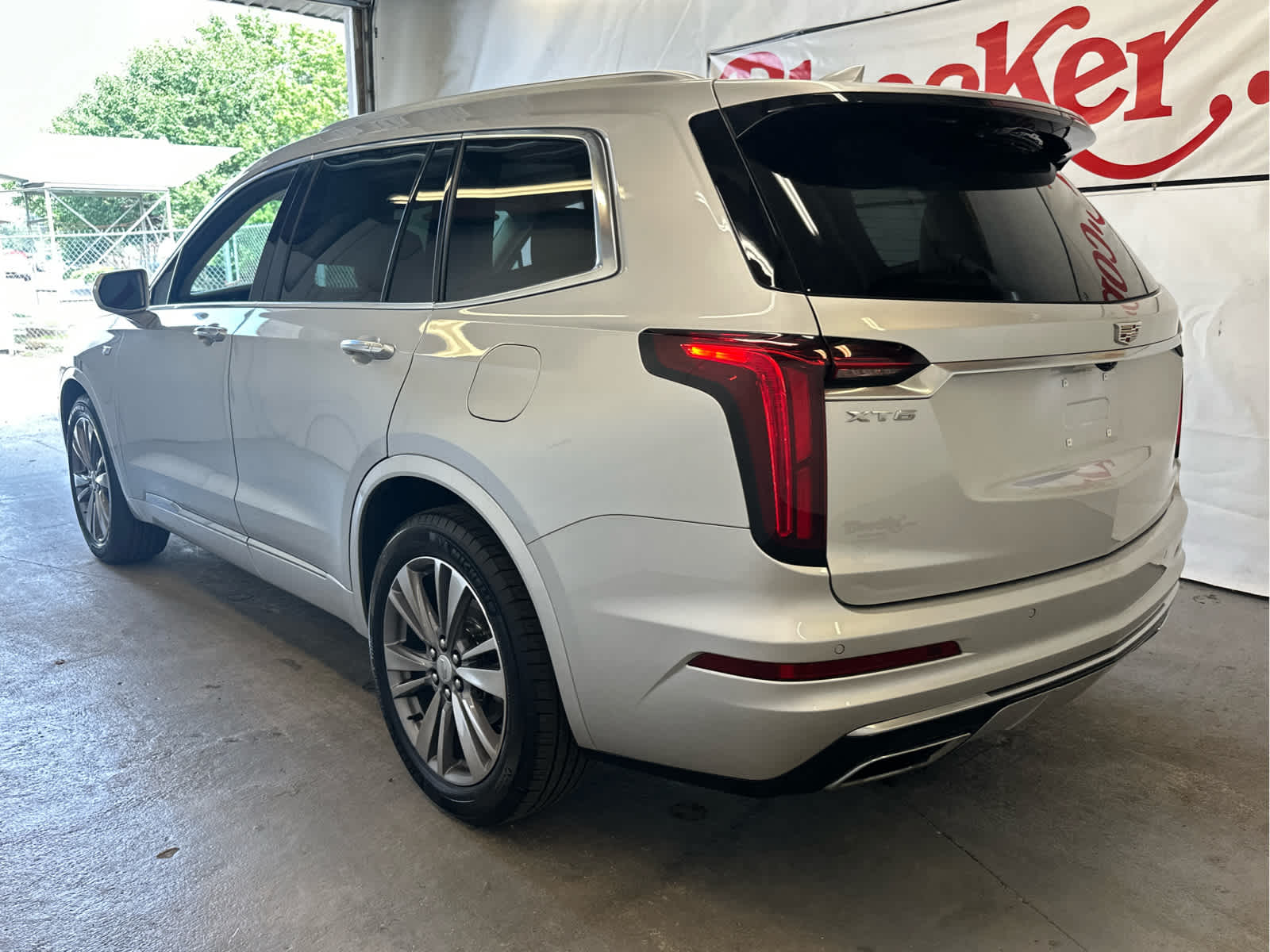 Vehicle image 5 of 62