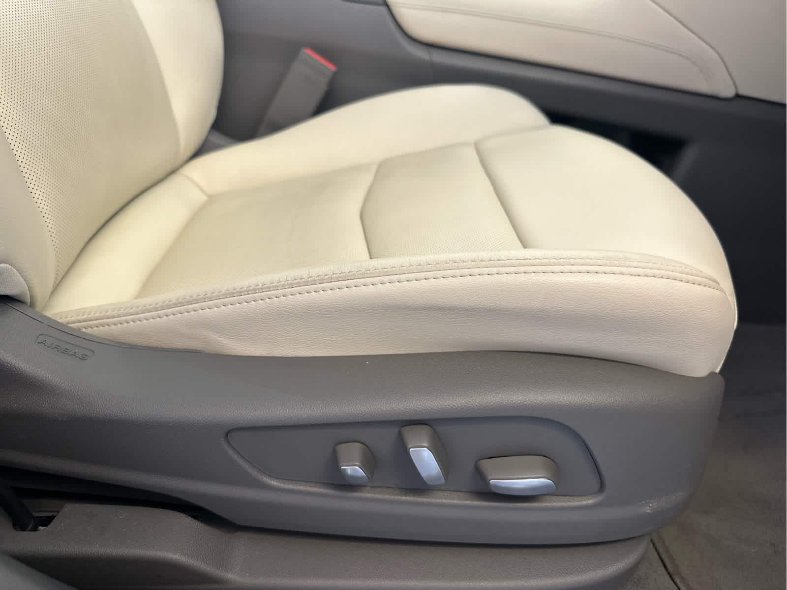 Vehicle image 61 of 62