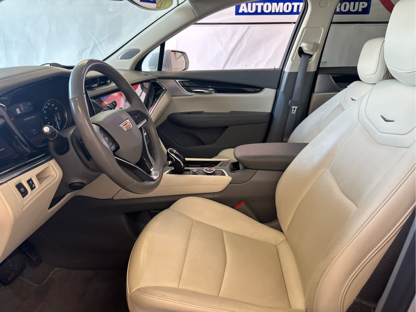 Vehicle image 24 of 62