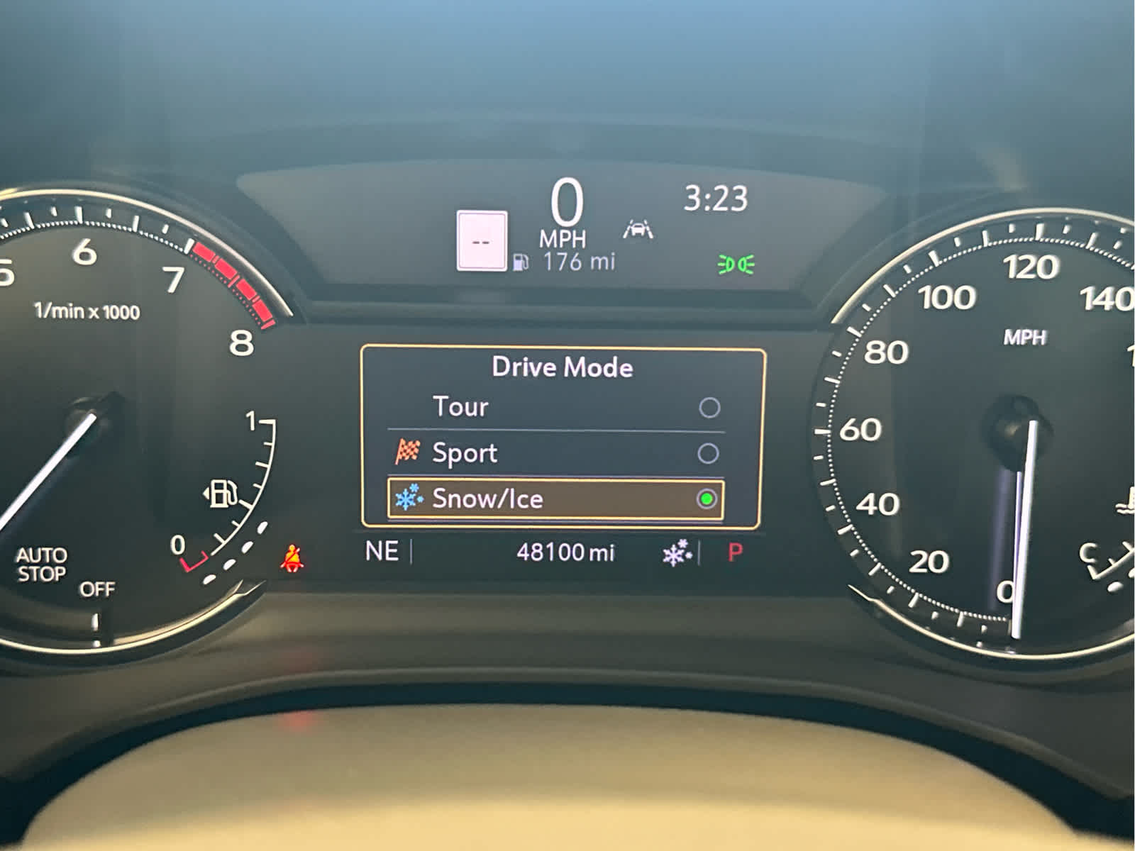Vehicle image 28 of 62
