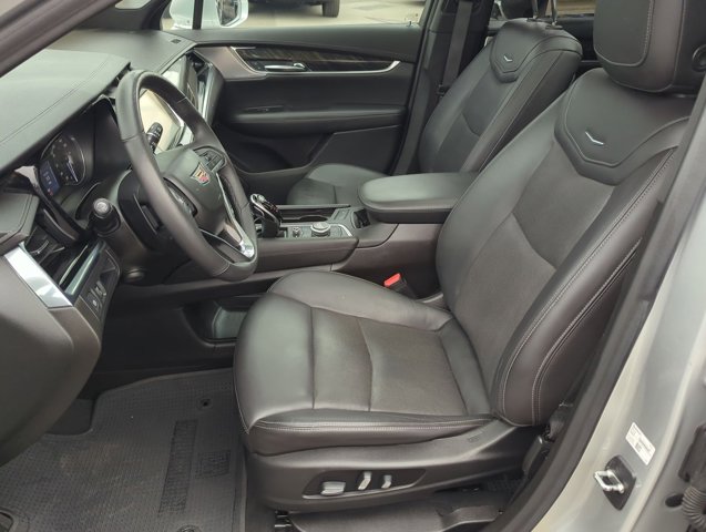 Vehicle image 11 of 33