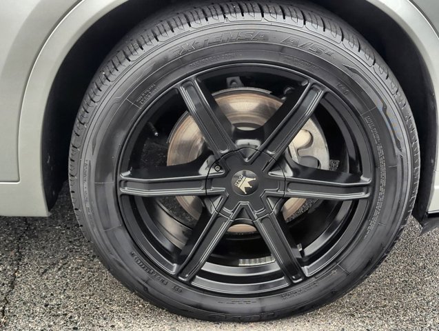 Vehicle image 7 of 33