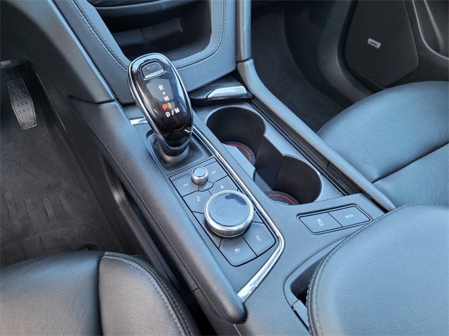 Vehicle image 21 of 27