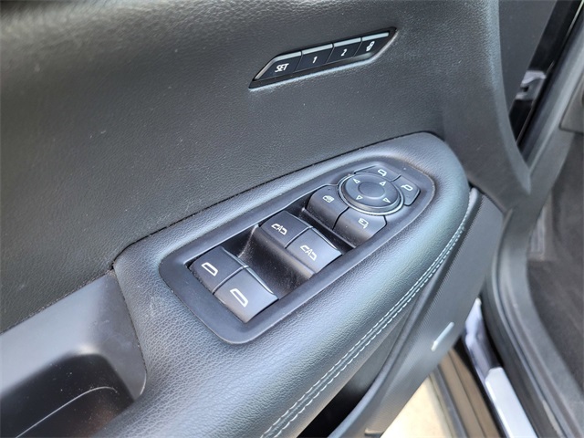 Vehicle image 26 of 27