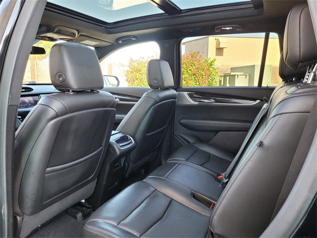 Vehicle image 15 of 27