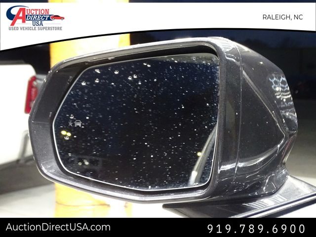 Vehicle image 41 of 48