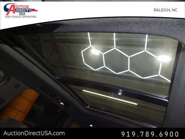 Vehicle image 40 of 48
