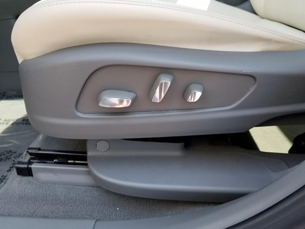 Vehicle image 12 of 30