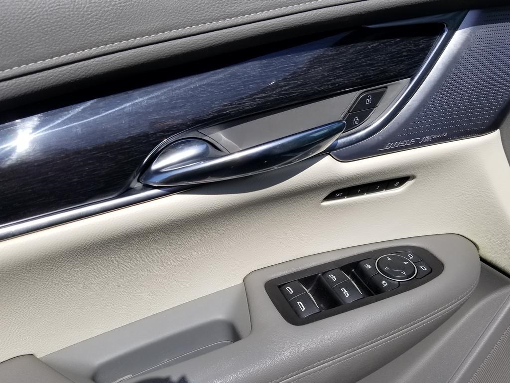 Vehicle image 10 of 30