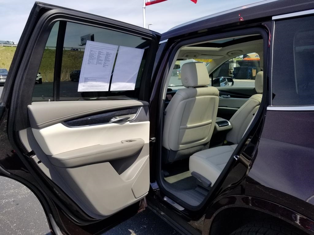 Vehicle image 14 of 30