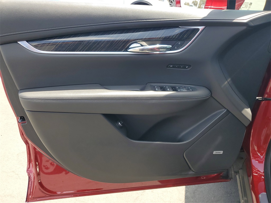 Vehicle image 22 of 33