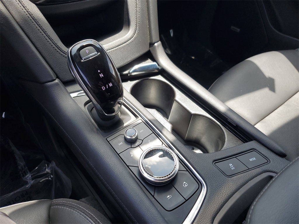 Vehicle image 21 of 33