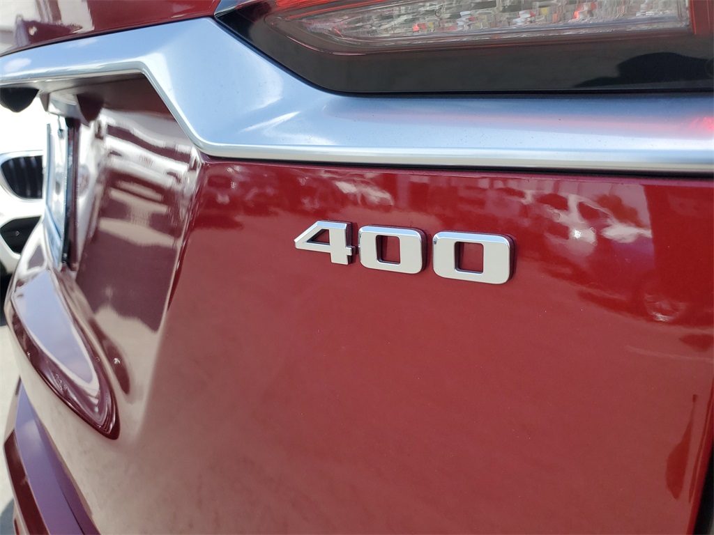 Vehicle image 31 of 33