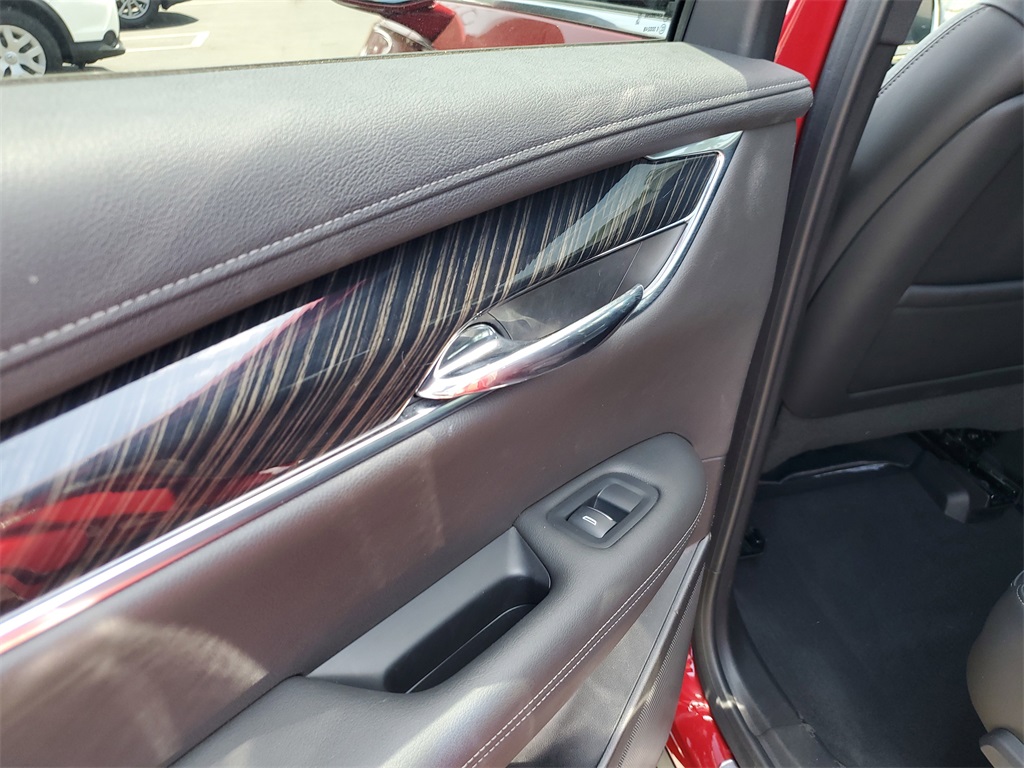 Vehicle image 25 of 33