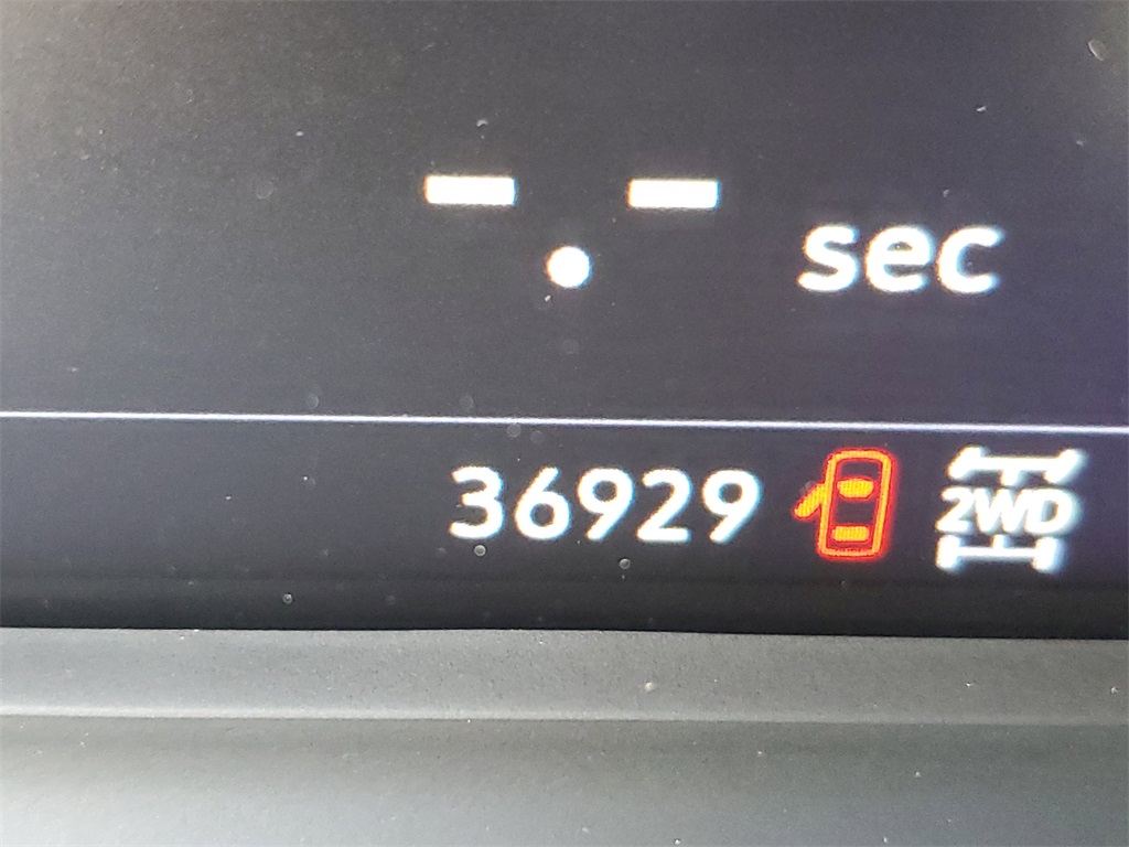 Vehicle image 17 of 33