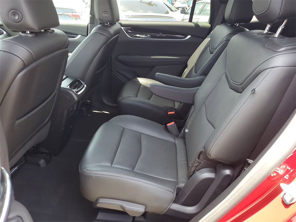 Vehicle image 9 of 33