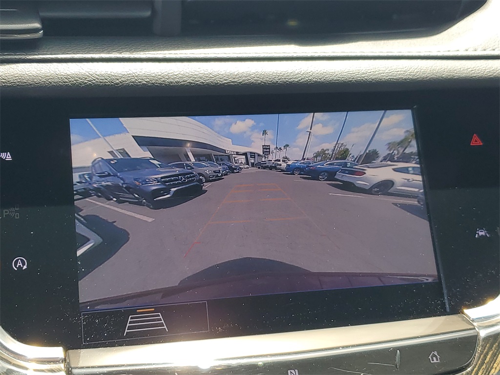 Vehicle image 19 of 33