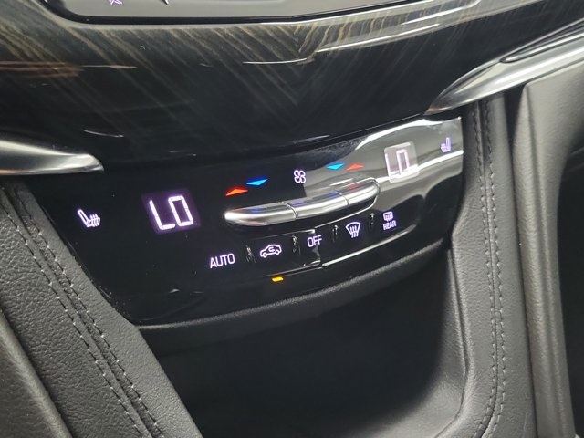 Vehicle image 32 of 33