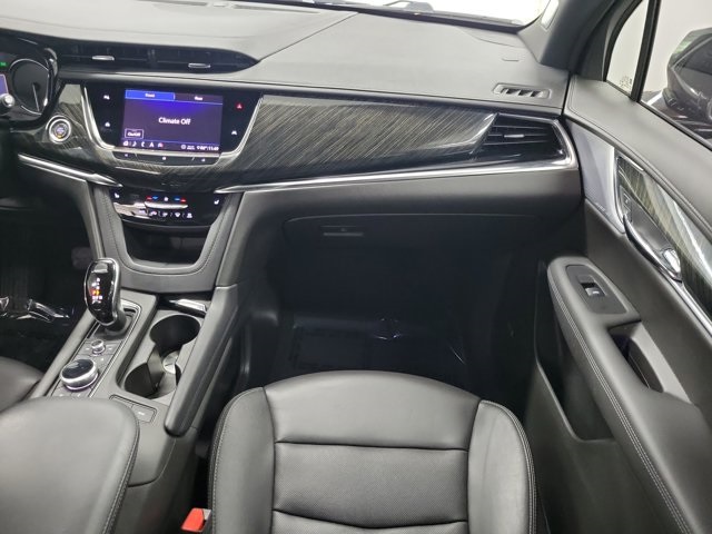 Vehicle image 14 of 33