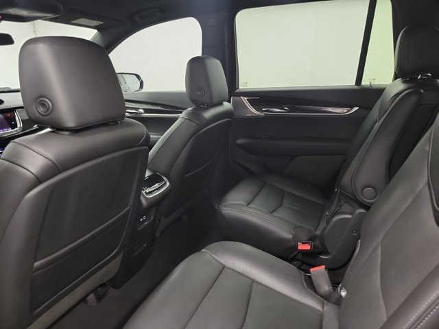 Vehicle image 15 of 33